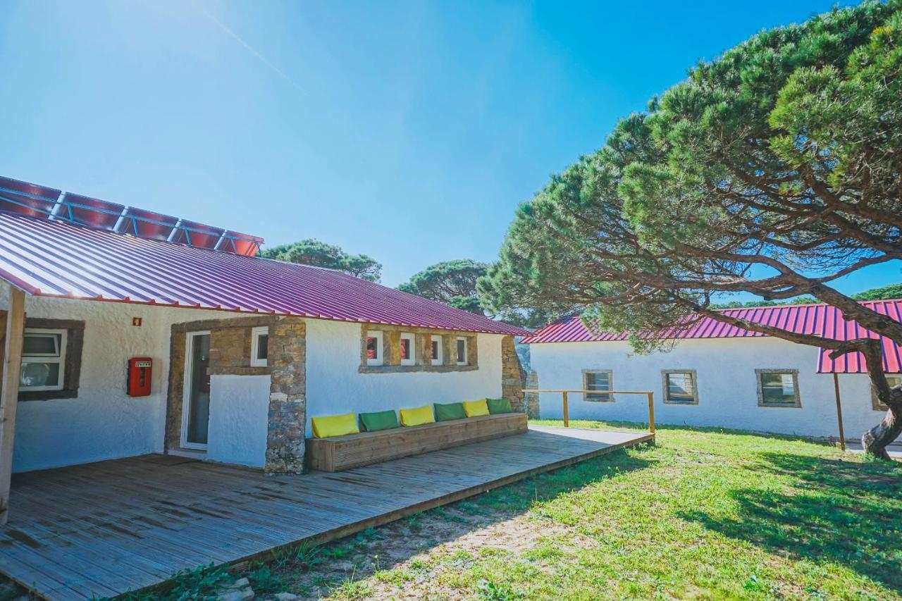 Oasis Backpackers Hostel Sintra Surf Colares Exteriör bild