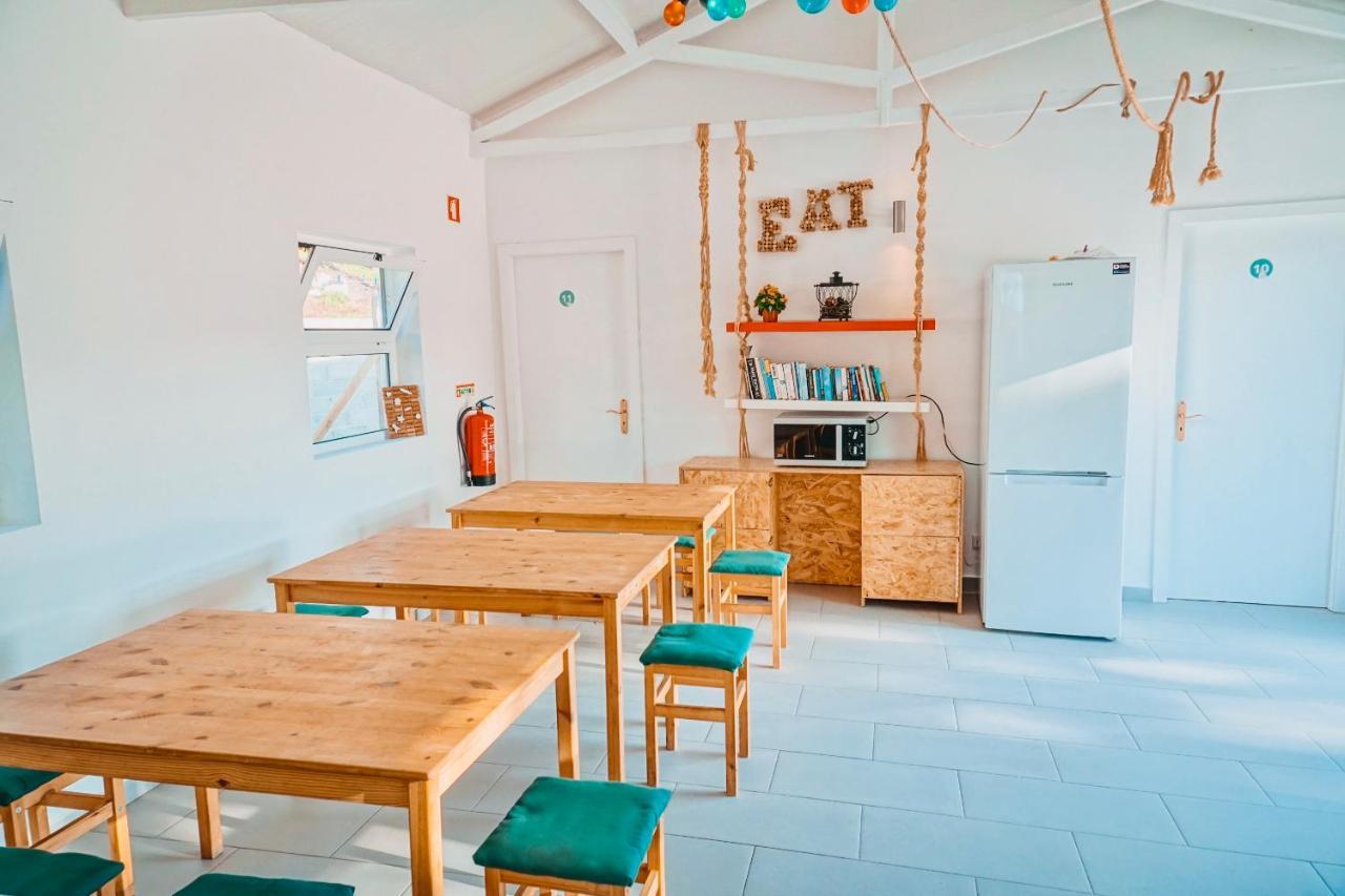 Oasis Backpackers Hostel Sintra Surf Colares Exteriör bild