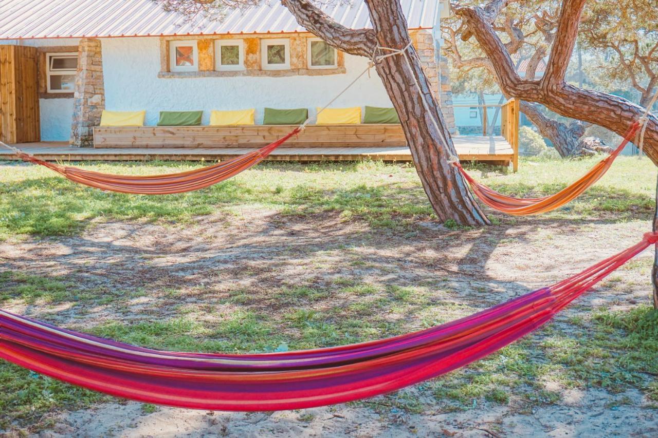 Oasis Backpackers Hostel Sintra Surf Colares Exteriör bild