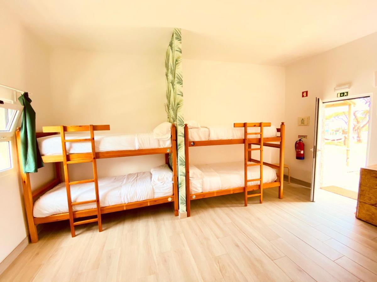 Oasis Backpackers Hostel Sintra Surf Colares Exteriör bild