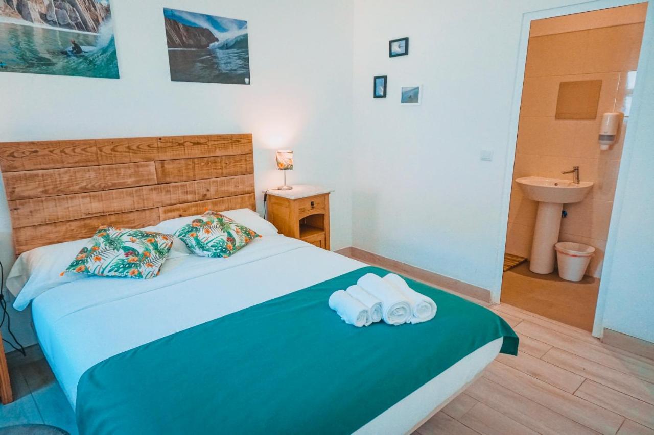Oasis Backpackers Hostel Sintra Surf Colares Exteriör bild